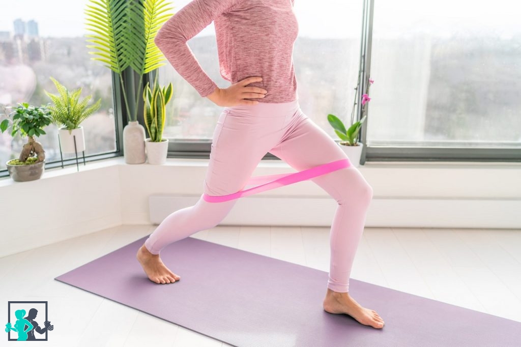 8 exercices fessiers avec des élastiques.